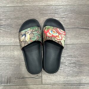 Gucci slides women’s
